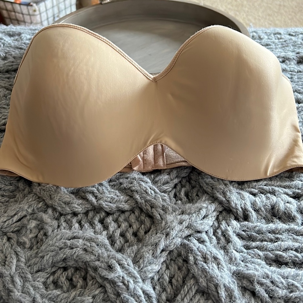 Strapless bra